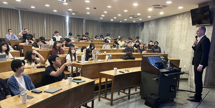 德國福茲堡應用科技大學前校長Dr.Robert Grebner蒞臨本學程專題演講圖片